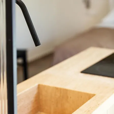 Sea Path Vi Old Town Luxury Steps To 罗希姆诺