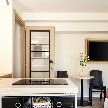 Sea Path Vi Old Town Luxury Steps To *