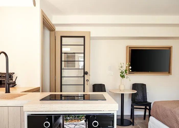 Sea Path Vi Old Town Luxury Steps To *